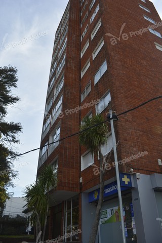 A una cuadra de la Rambla!!